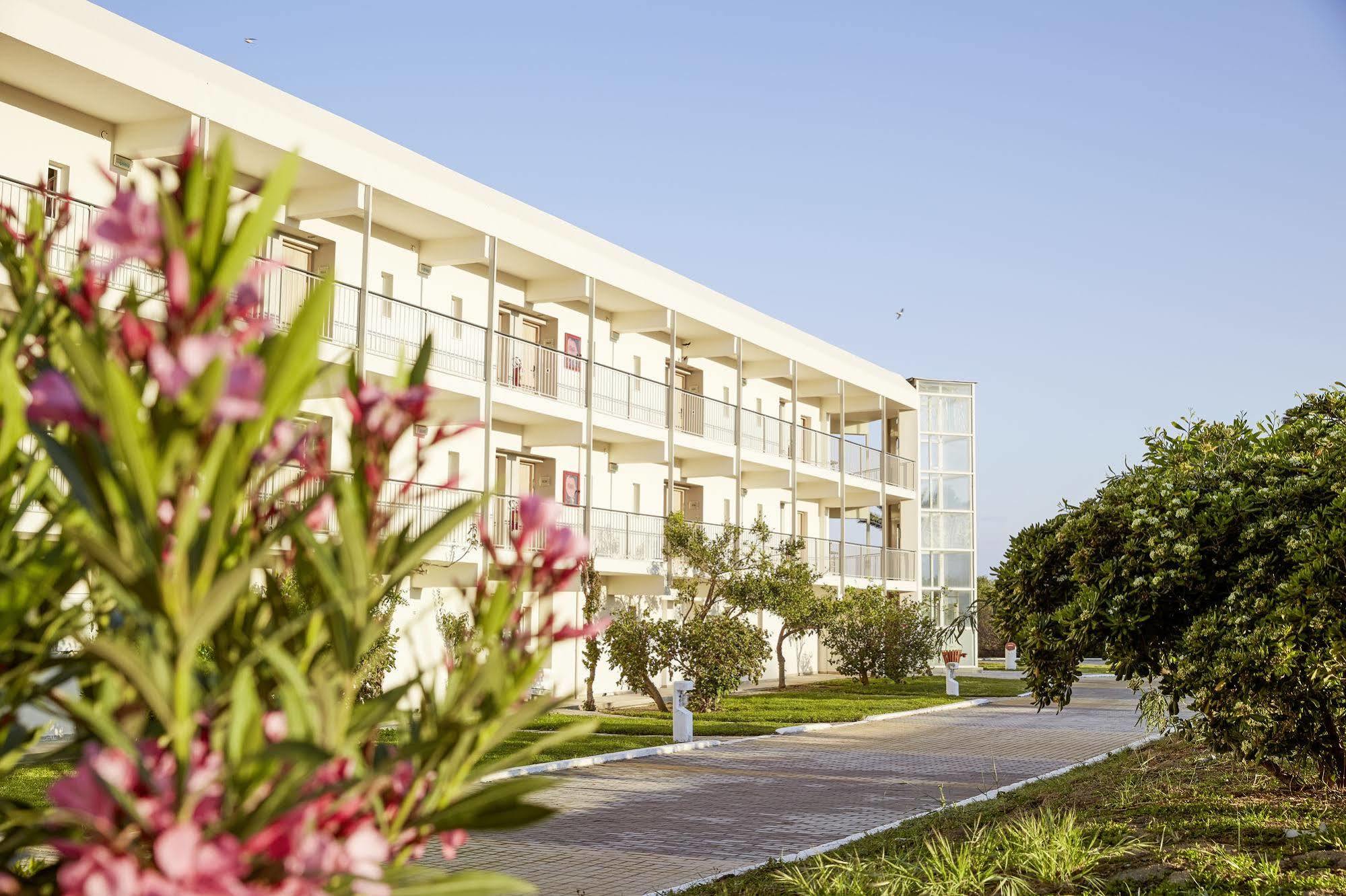 Robinson Kyllini Beach Hotel Kastro-Kyllini Exterior photo